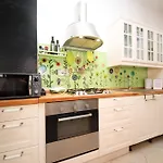 Mama Guest House By Ghor