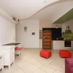 Mama Guest House By Ghor